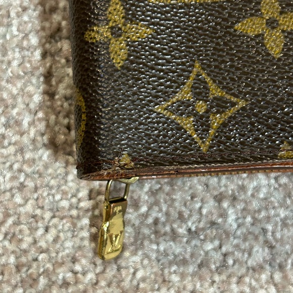 Louis Vuitton Monogram Compact Zip Bifold Wallet listing updated - Picture 14 of 17